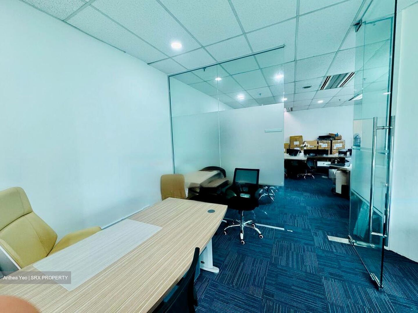 Sunshine Plaza (D7), Office #454698991